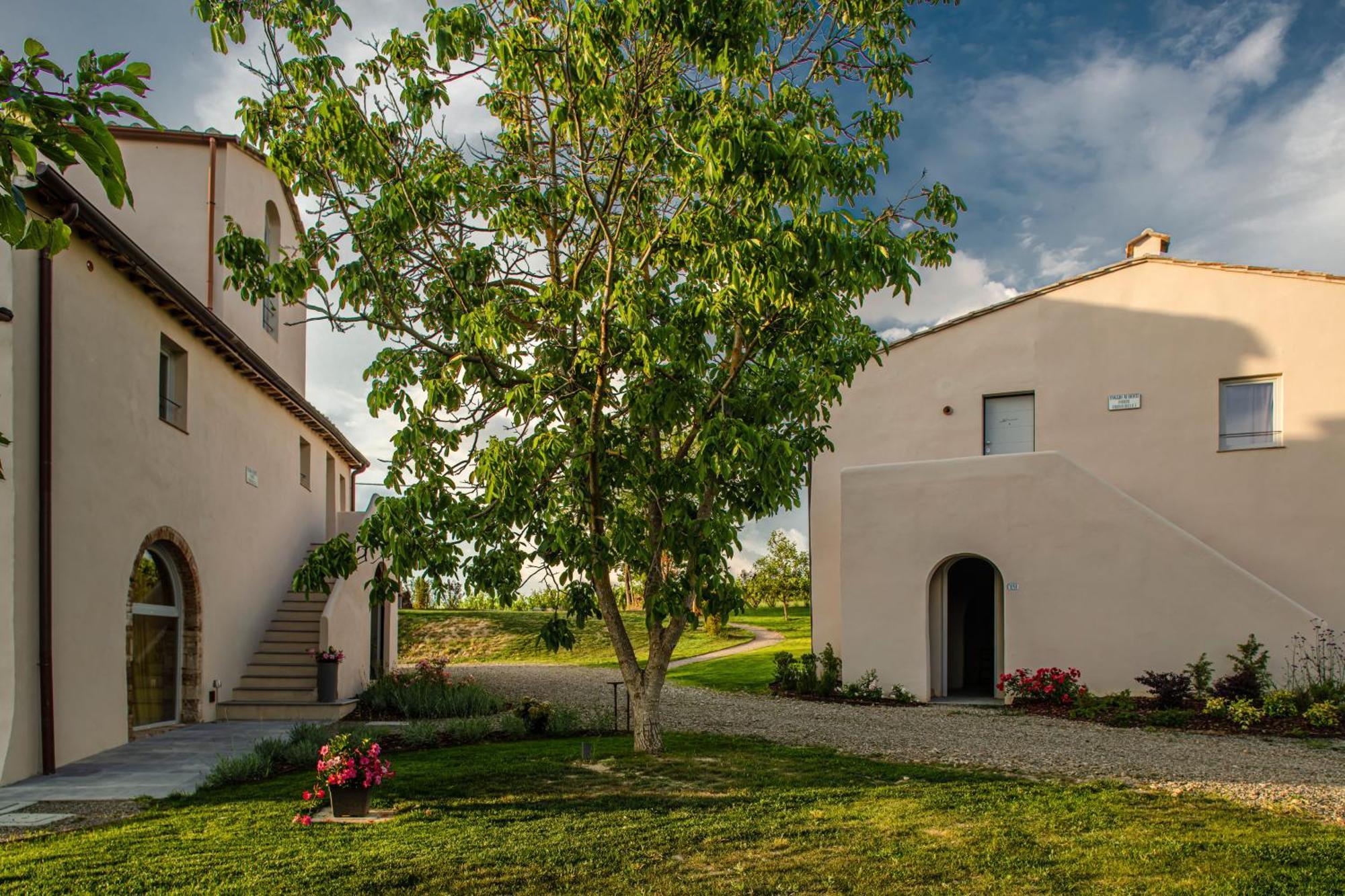 Relais Borgo Elissa Panzió Certaldo Kültér fotó